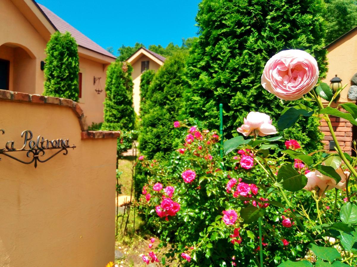 נאסו Aromatic Garden Villa La Poltrona מראה חיצוני תמונה